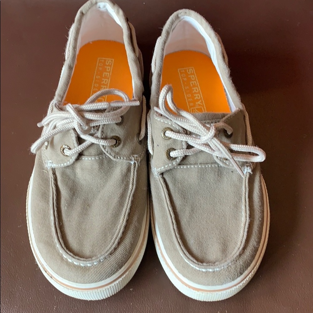 Boys Sperry boat shoes size 2.5